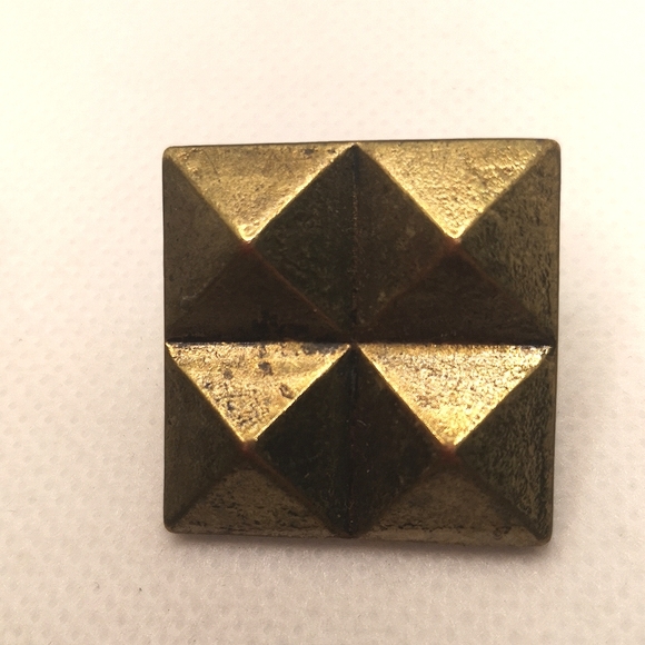 Vintage bronze tone piramid studs - Picture 4 of 4